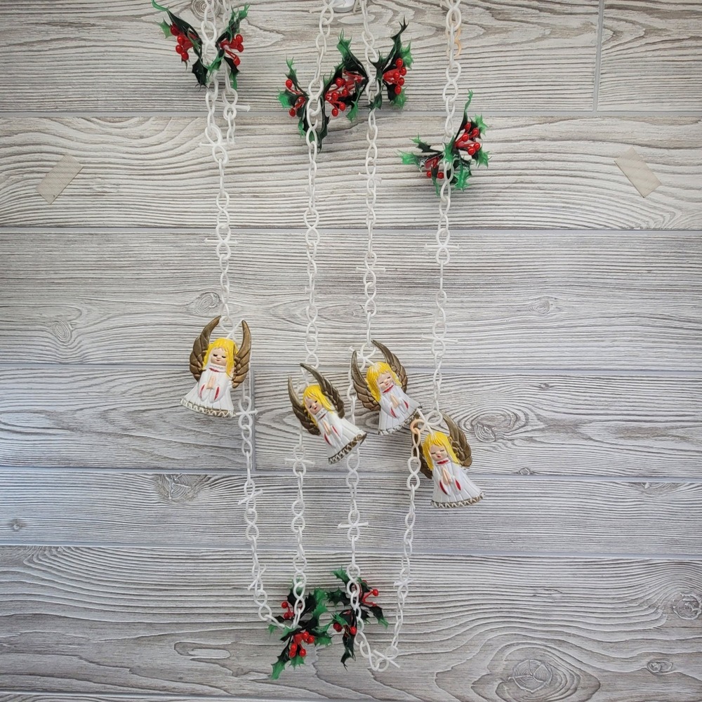 Christmas Blow Mold Angel Chain‎ Garland Plastic Holly Berries 110 inch Vtg